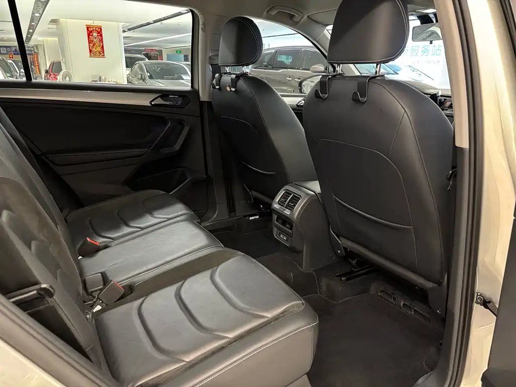 Volkswagen Tiguan L — миниатюра 11