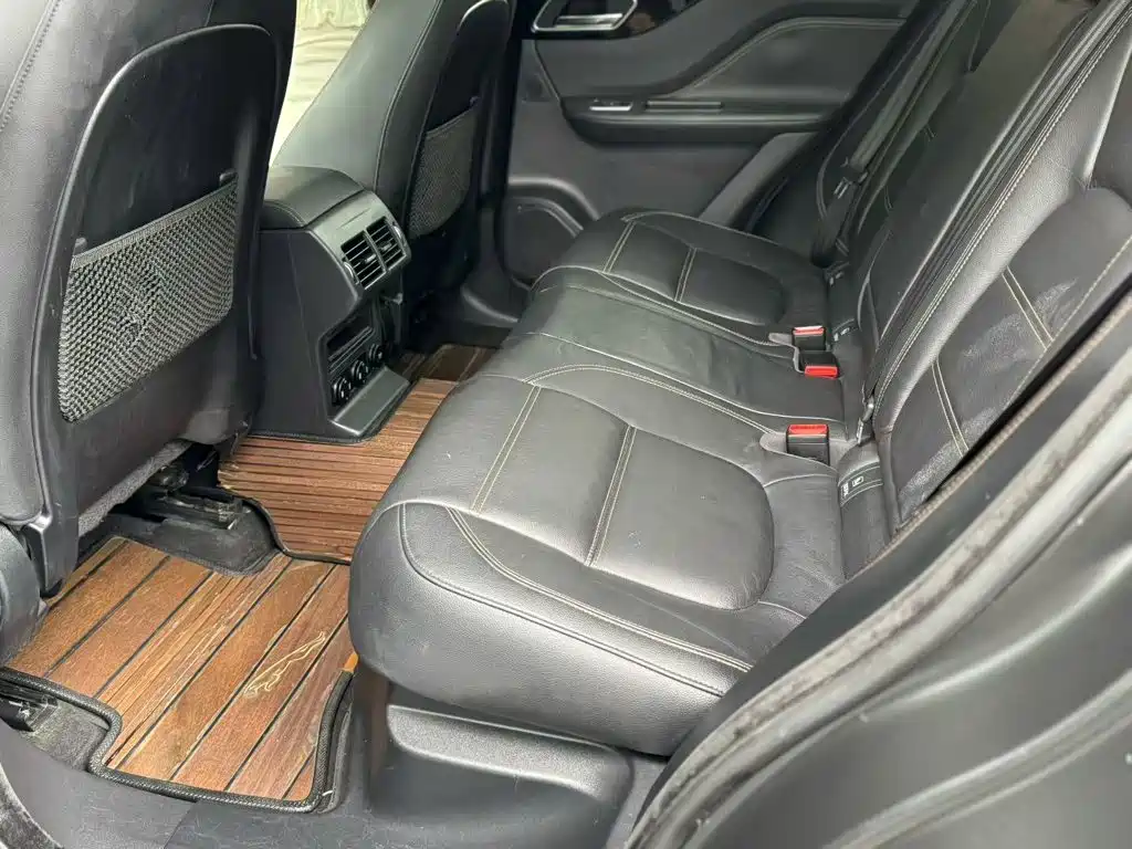 Jaguar F-PACE — миниатюра 11