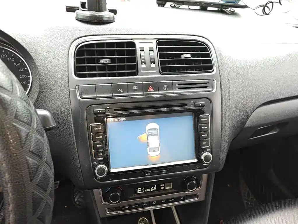 Volkswagen Polo — миниатюра 13