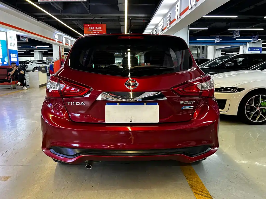 Nissan Tiida — миниатюра 13