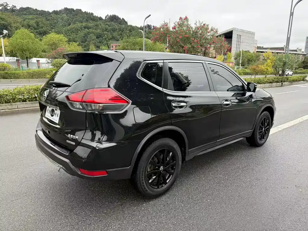 Nissan X-Trail — миниатюра 10
