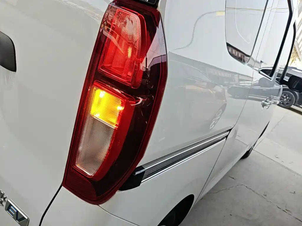 Wuling Zhiguang EV — миниатюра 8