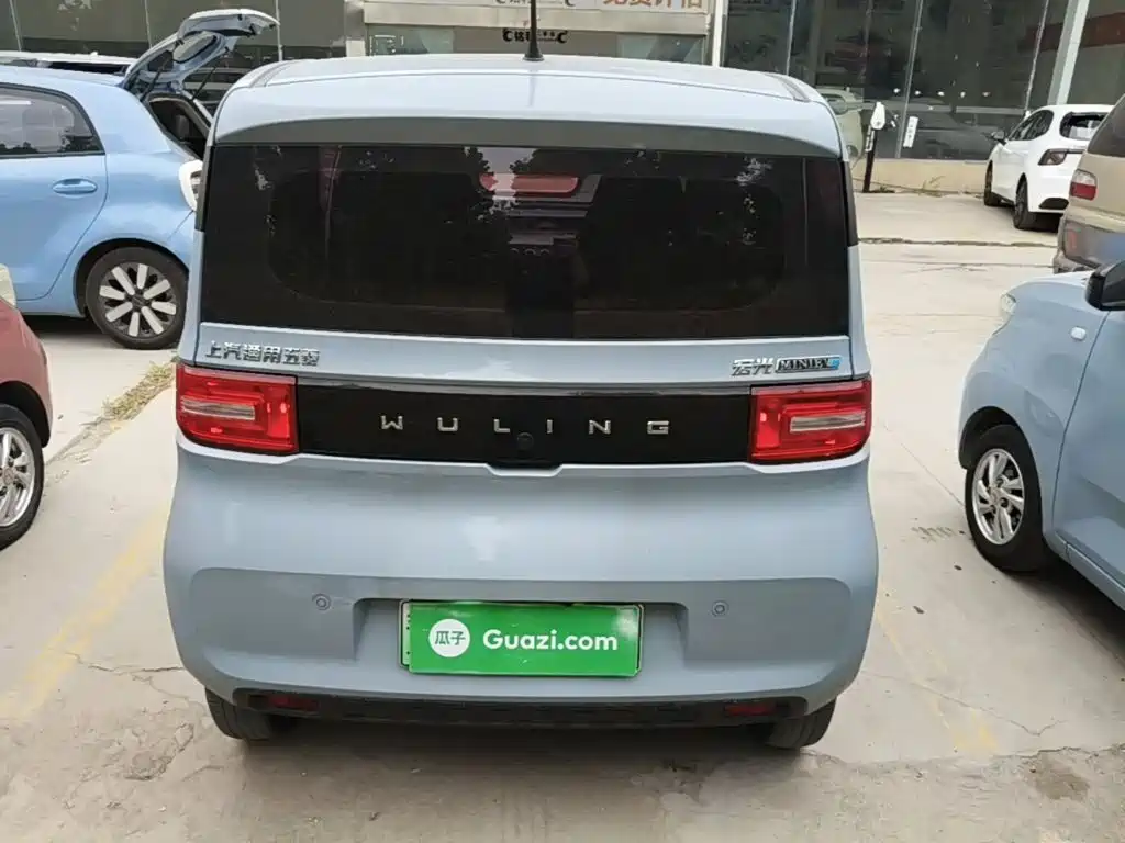 Wuling MINIEV — миниатюра 6