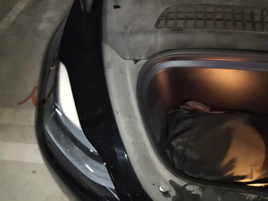 Tesla Model Y — миниатюра 20