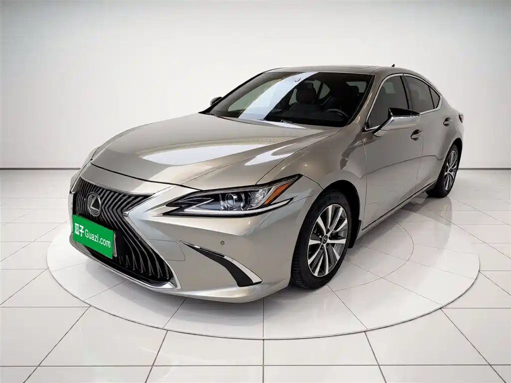 Lexus ES 2018