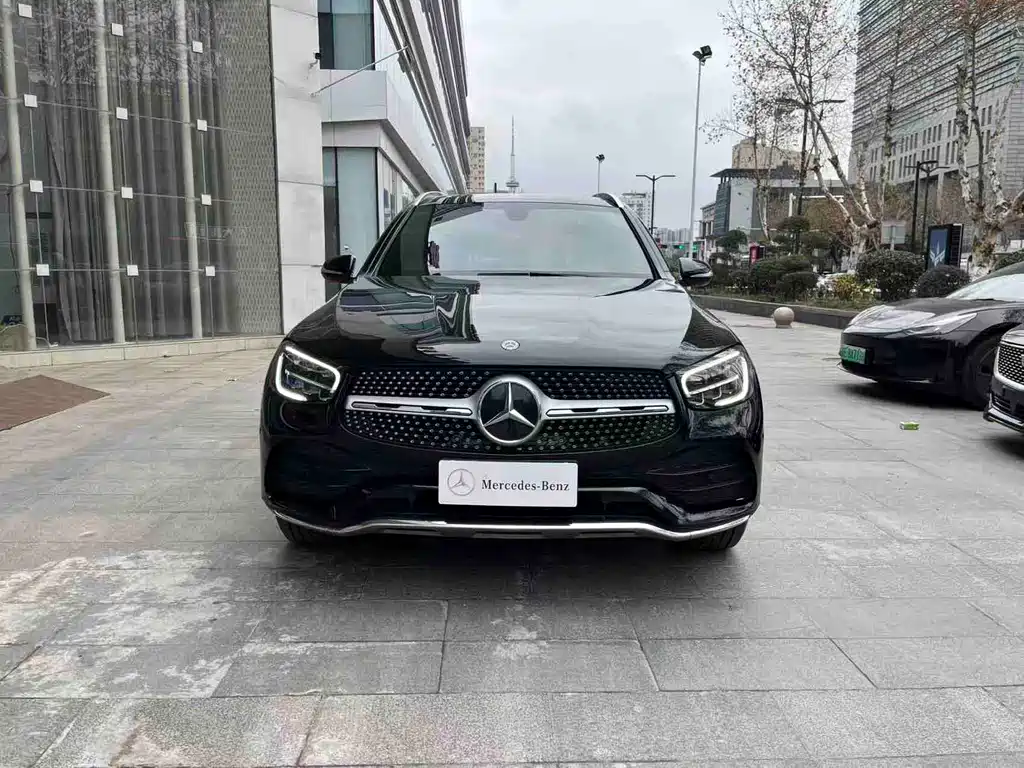 MERCEDES-BENZ GLC