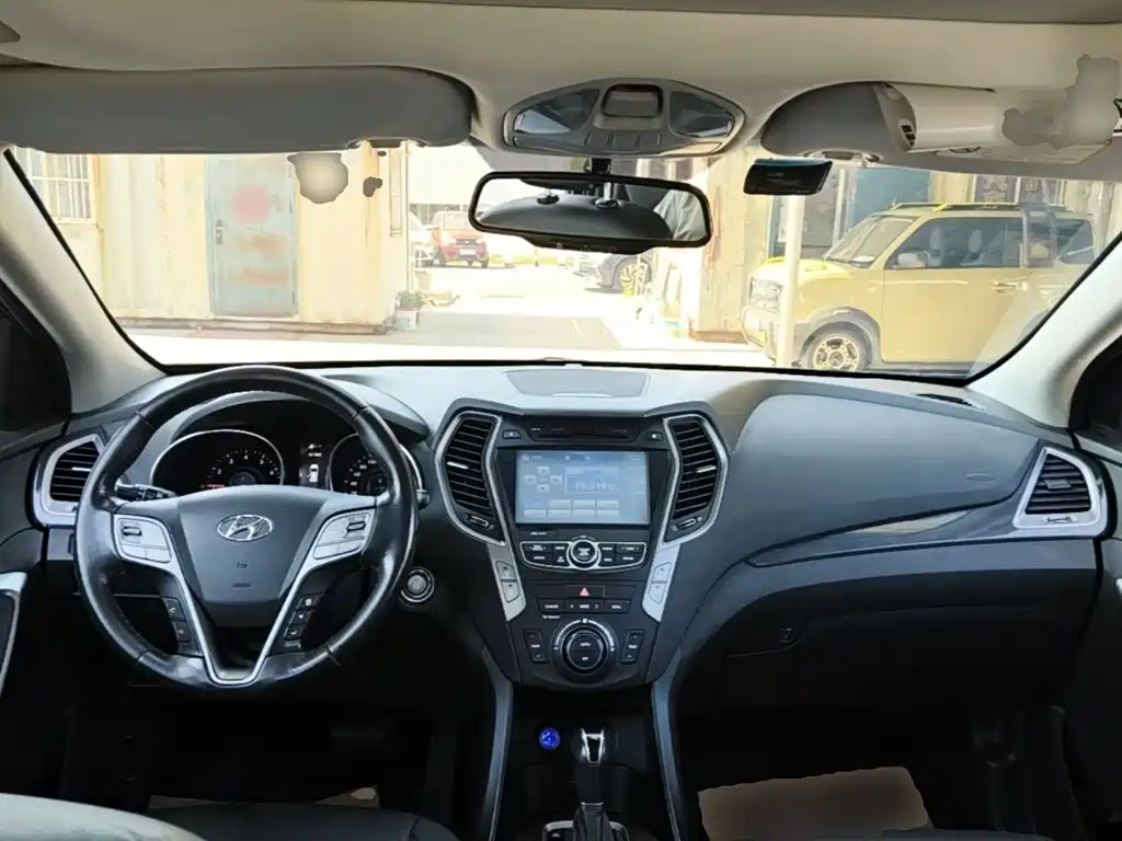 Hyundai Santa Fe — миниатюра 10