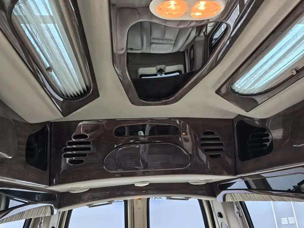 GMC Savana — миниатюра 7