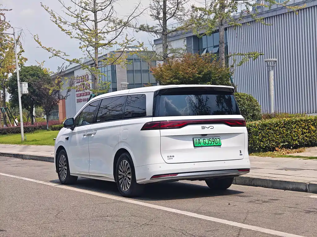 BYD Xia — миниатюра 4