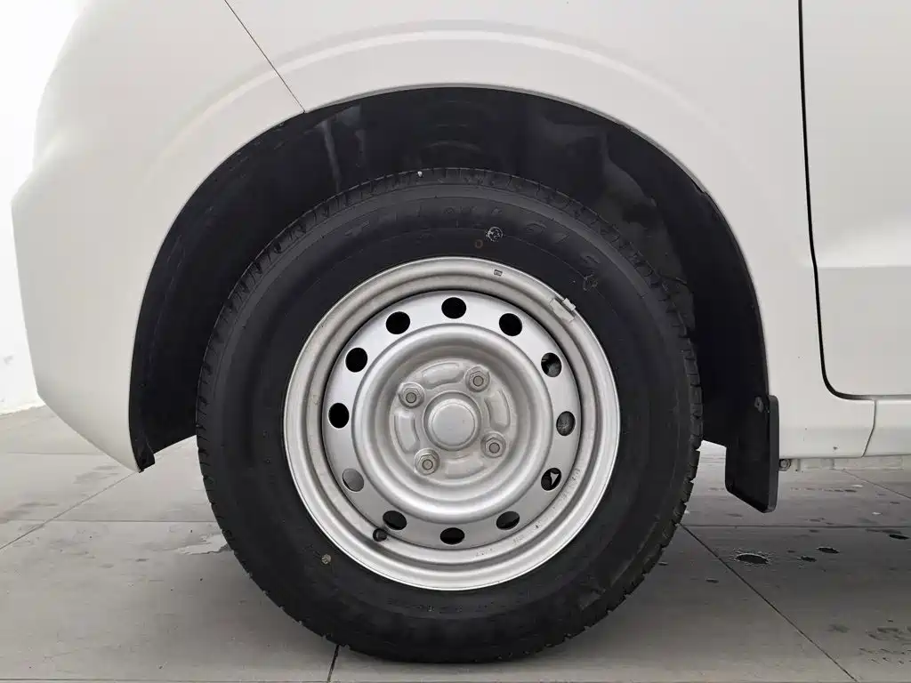Wuling Hongguang V — миниатюра 17