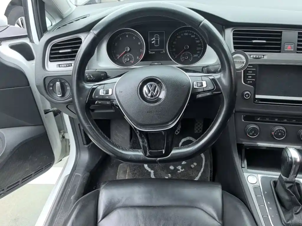 Volkswagen Golf 2015 1.4TSI AT Luxury