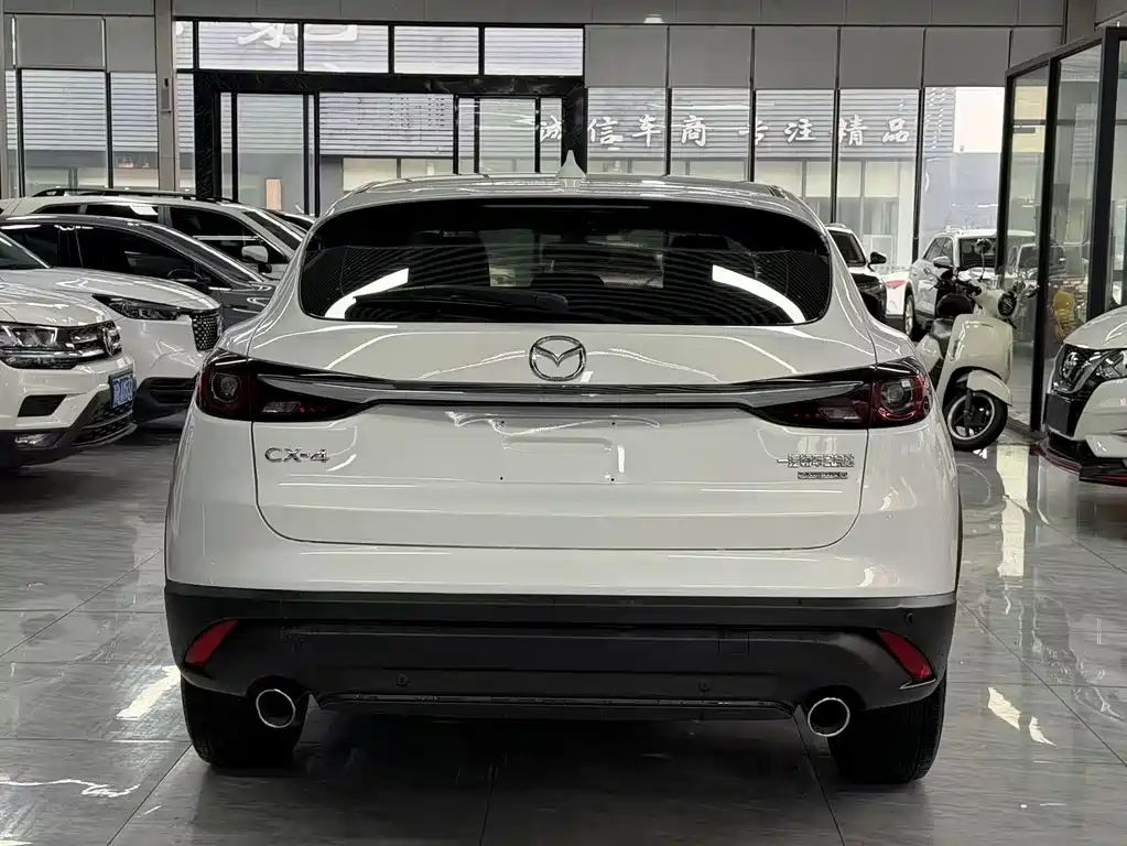 MAZDA CX 4