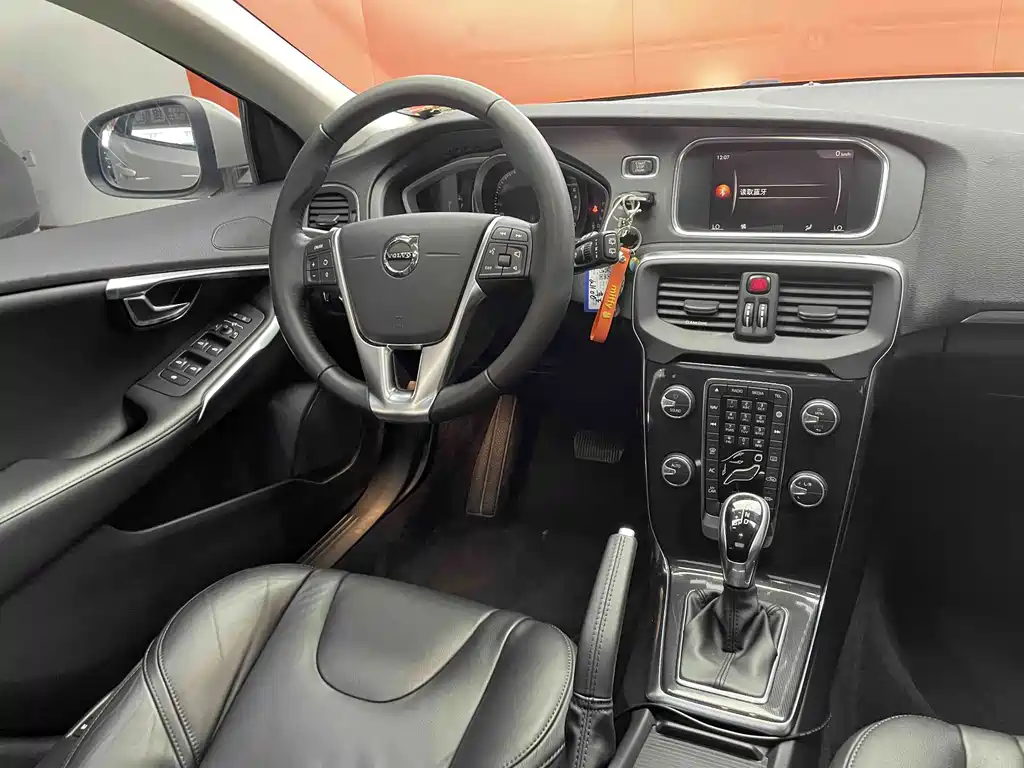 Volvo V40 — миниатюра 11
