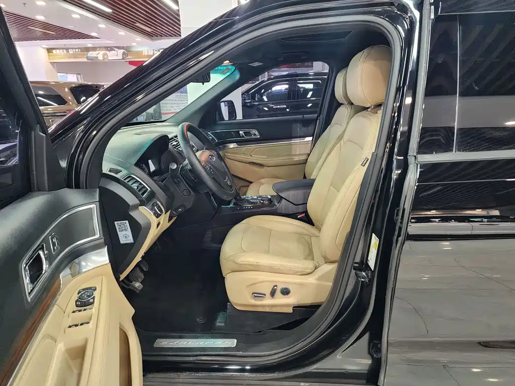Ford Explorer (Import) — миниатюра 7