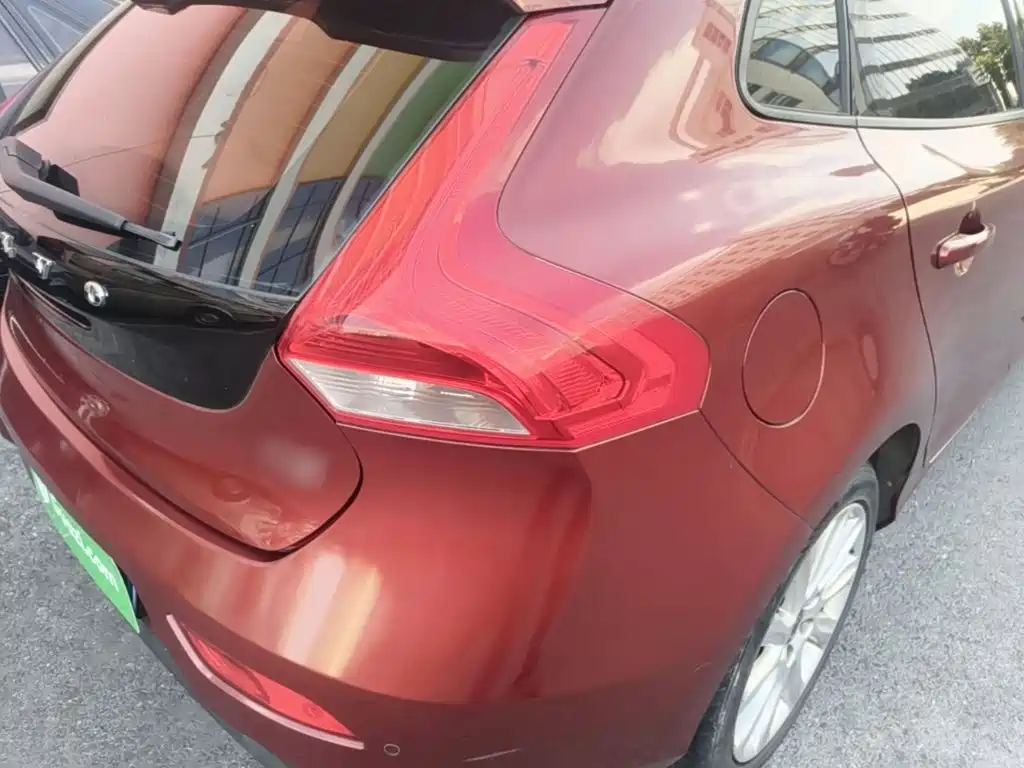 Volvo V40 — миниатюра 8