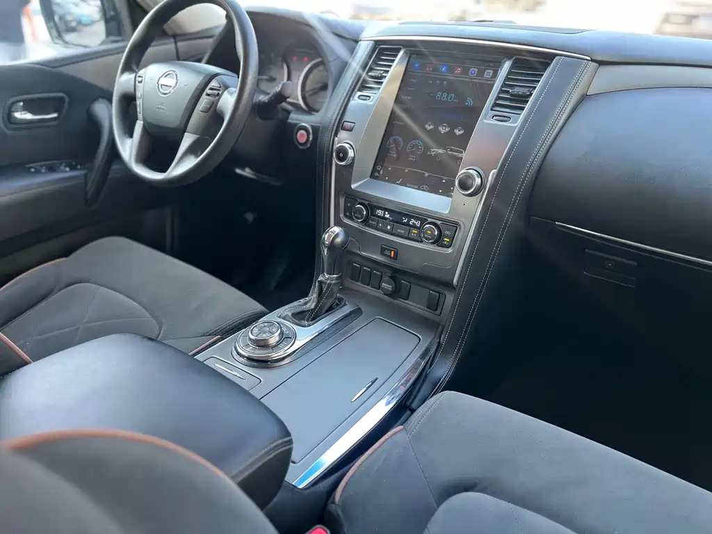 Nissan Patrol — миниатюра 15