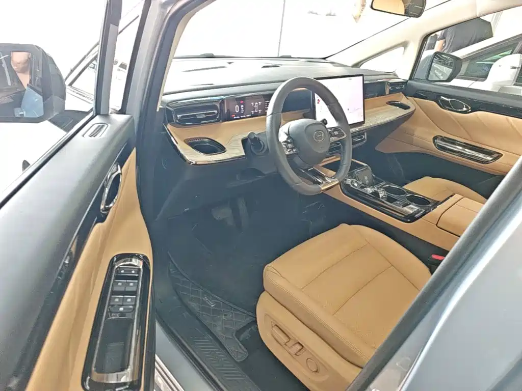 GAC Motor Trumpchi E8 PHEV — миниатюра 16