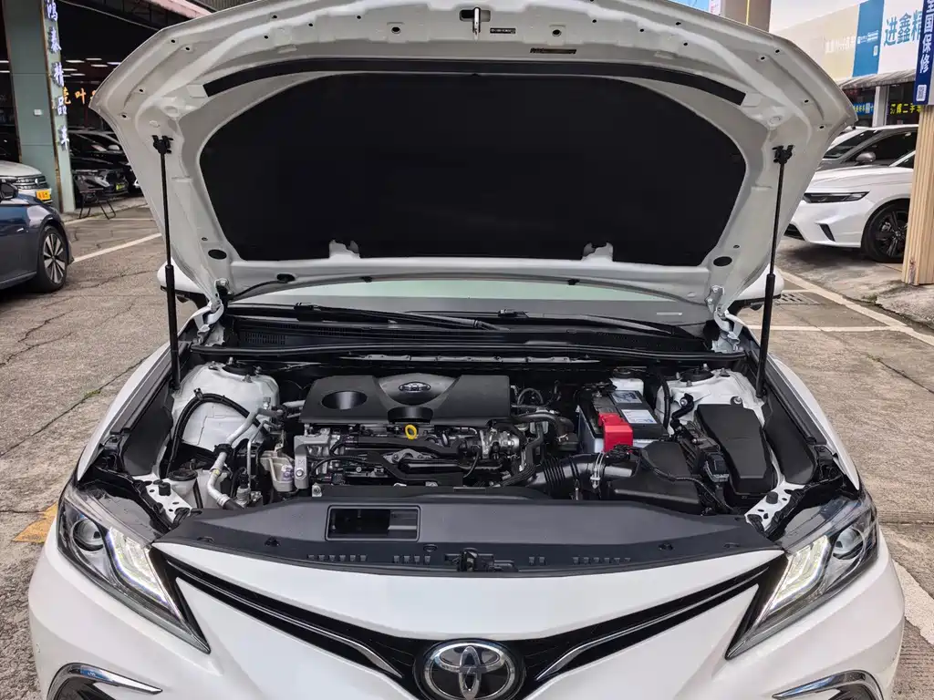 Toyota Camry — миниатюра 14