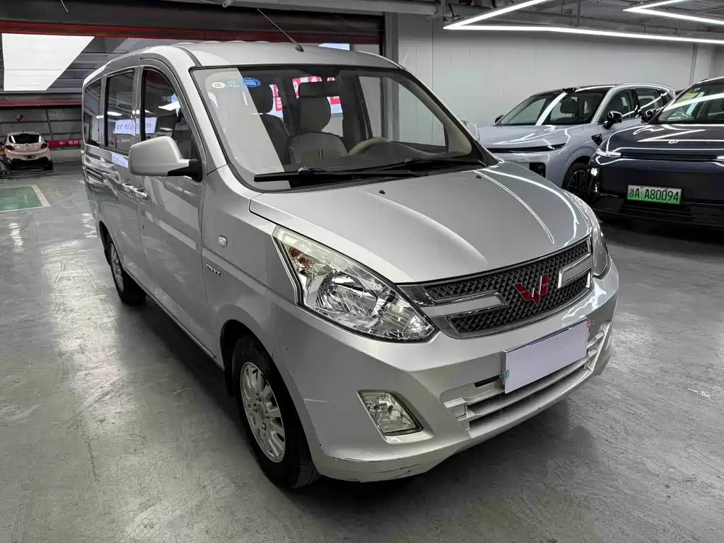 Wuling Rongguang V — миниатюра 3
