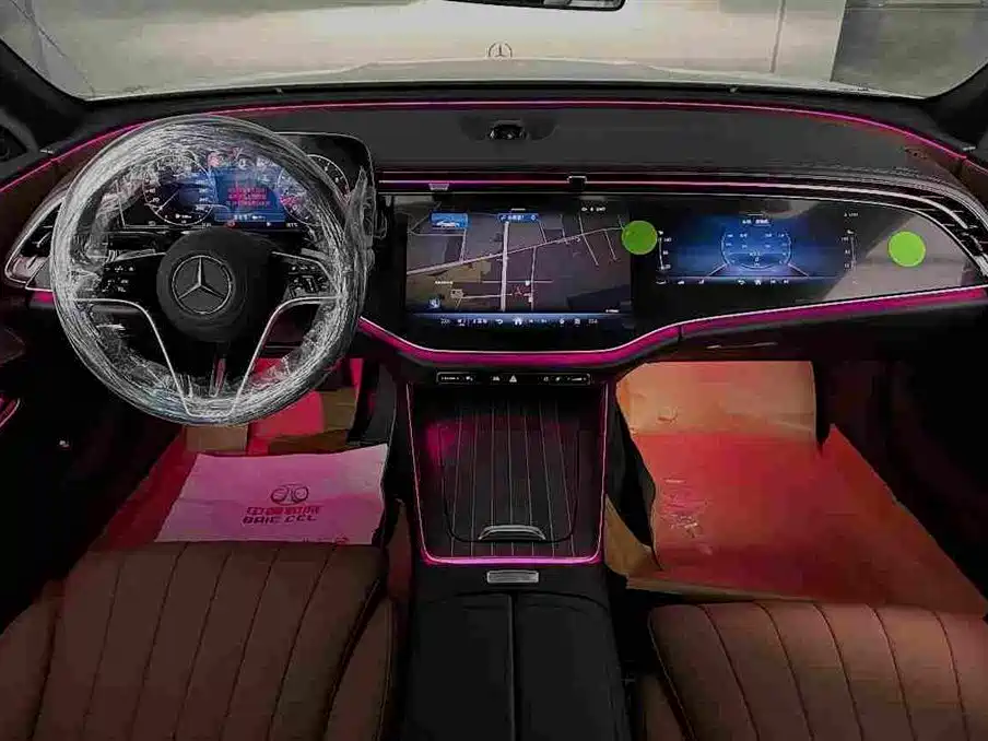 Mercedes-Benz E-Class — миниатюра 6