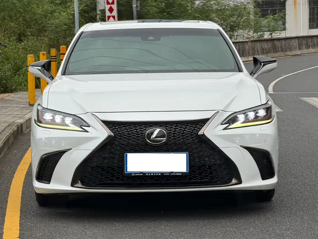 Lexus ES — миниатюра 7