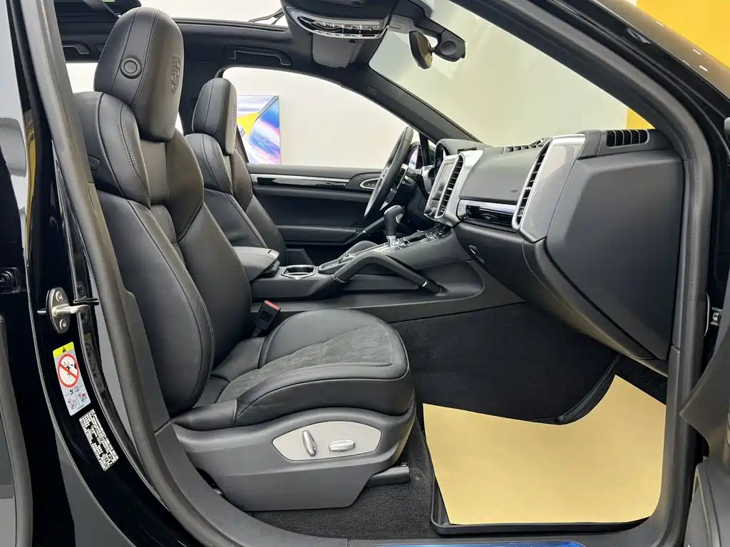 Porsche Cayenne — миниатюра 16