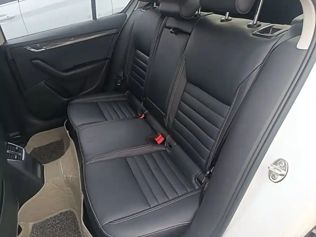 Skoda Octavia — миниатюра 17