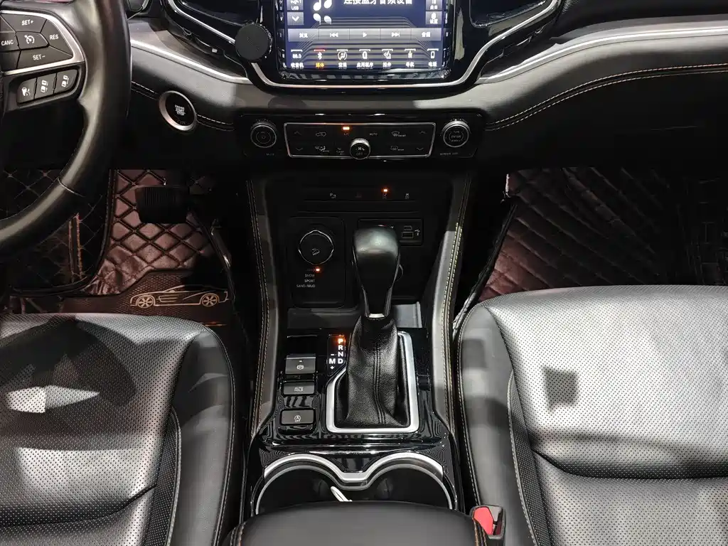 JEEP GRAND COMMANDER