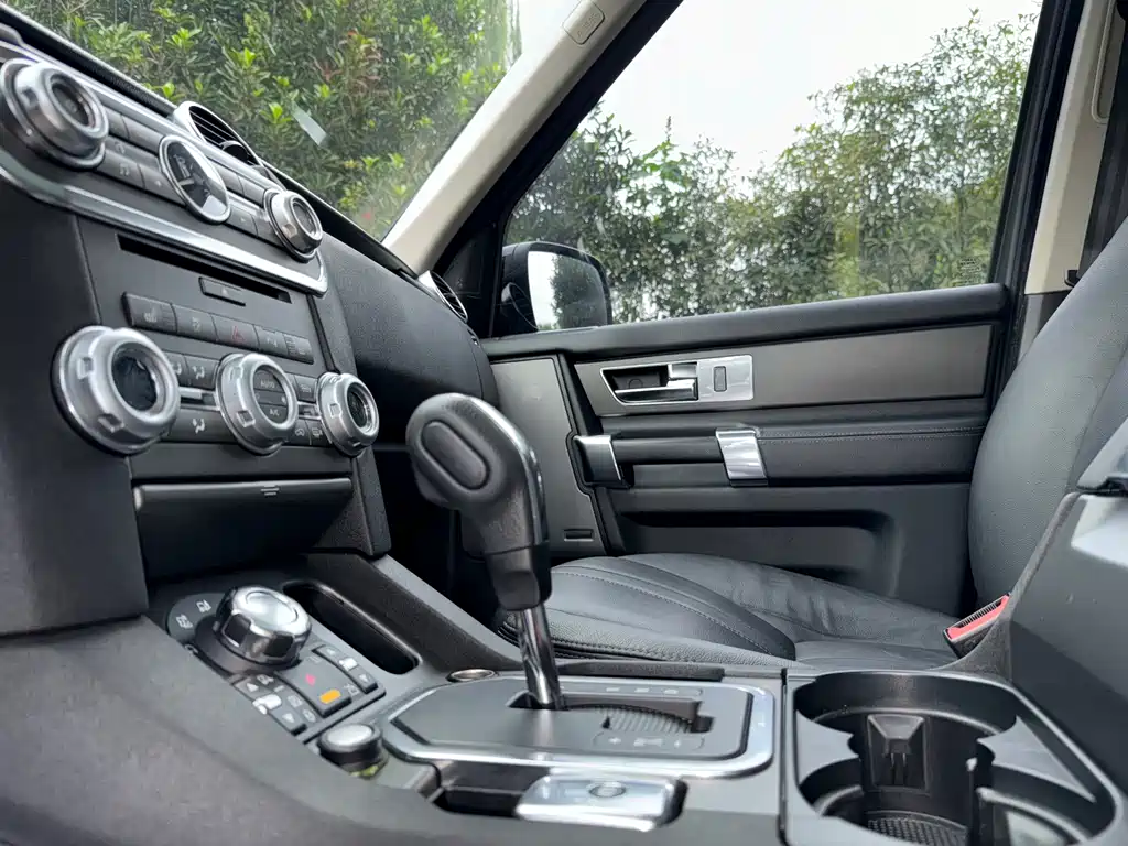 Land Rover Discovery — миниатюра 9