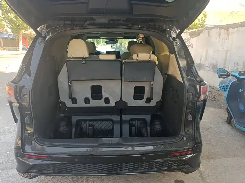Toyota Granvia — миниатюра 19