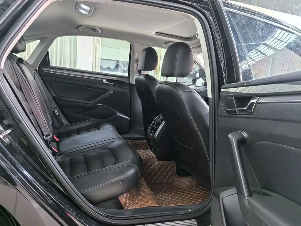 Volkswagen Passat — миниатюра 8
