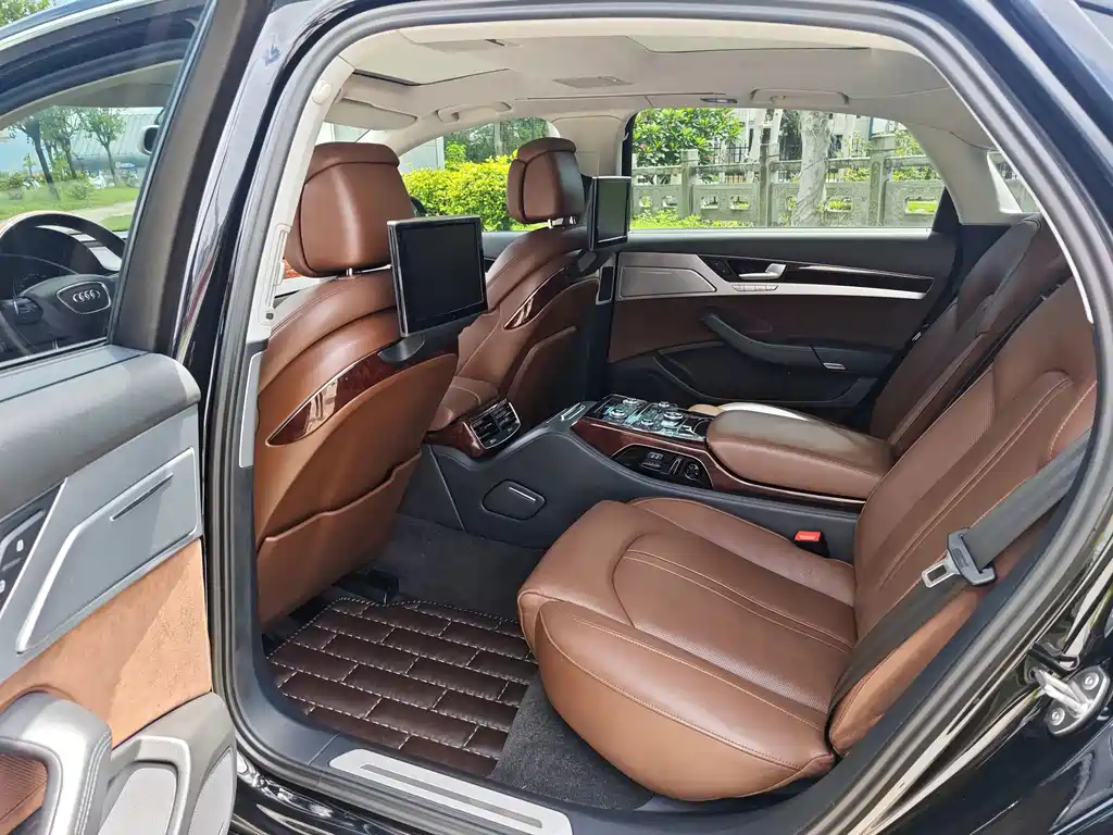 Audi A8 — миниатюра 11