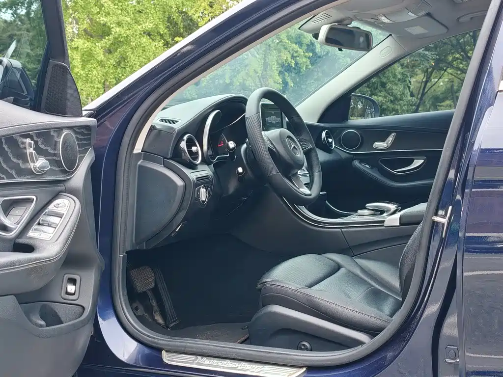 Mercedes-Benz C-Class — миниатюра 15