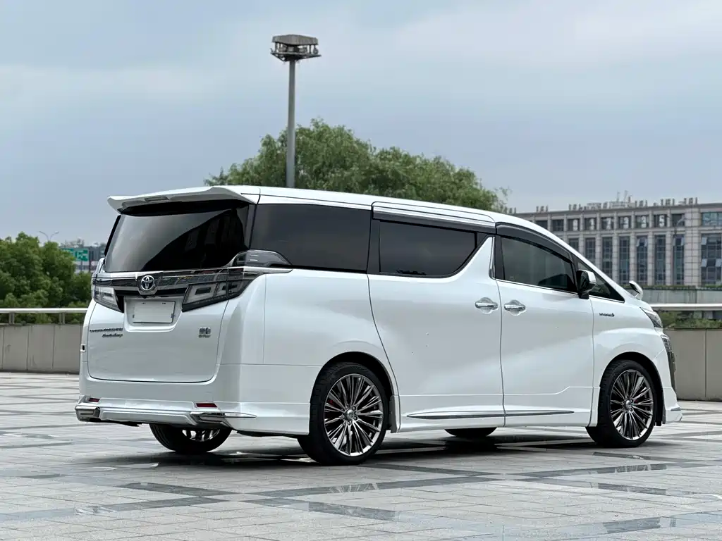Toyota Vellfire 2019 2.5L HV Luxury