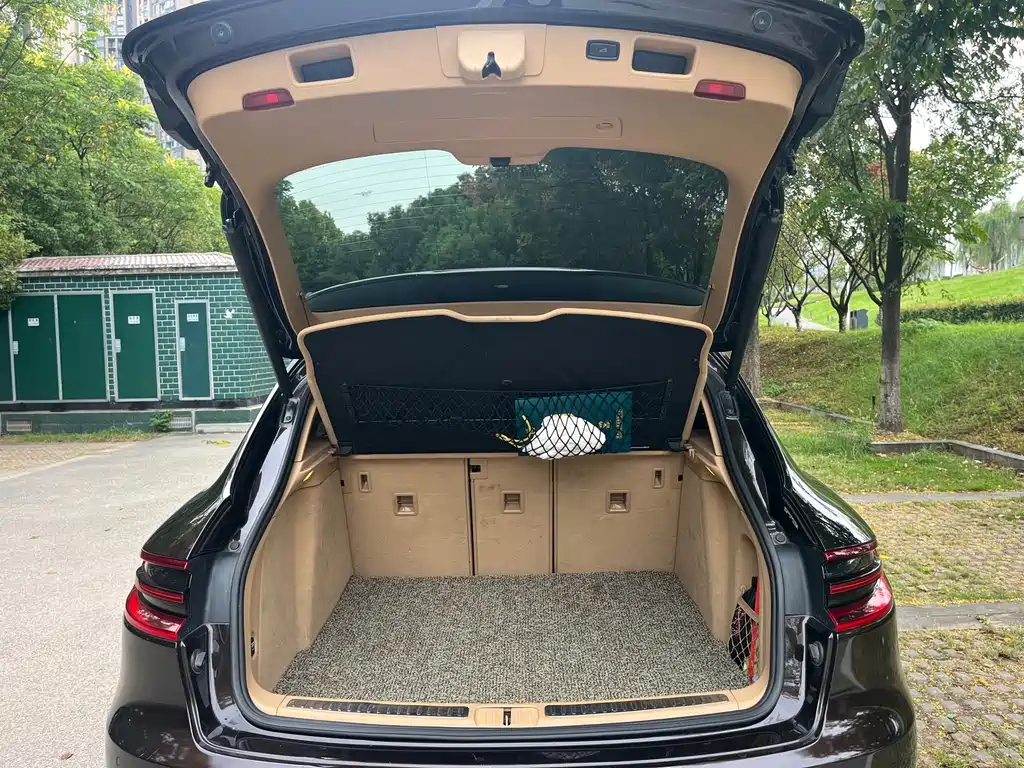 Porsche Macan — миниатюра 10