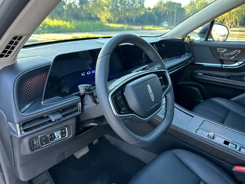 Lincoln Corsair — миниатюра 15