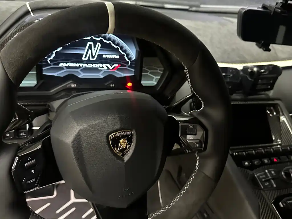 Lamborghini Aventador — миниатюра 5