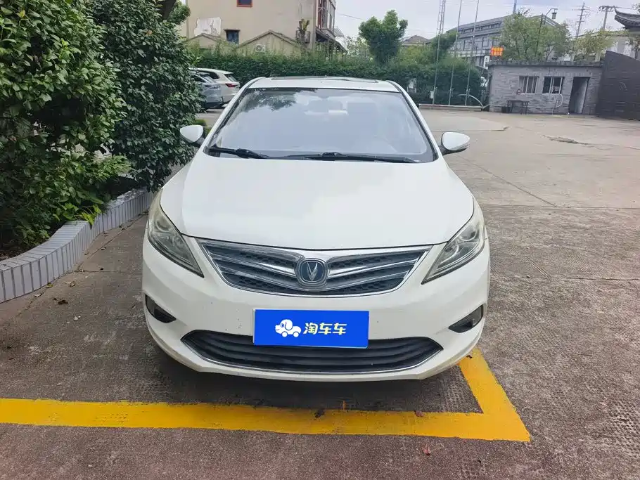 Changan Eado — миниатюра 2