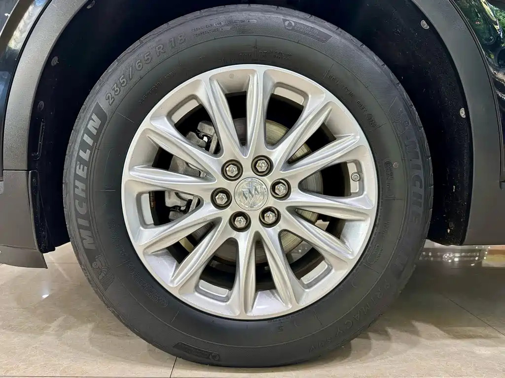 Buick Enclave — миниатюра 22