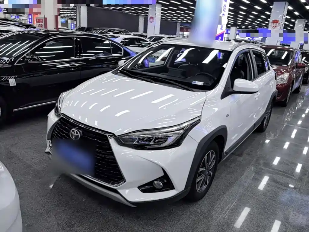 Toyota Yaris L — миниатюра 2