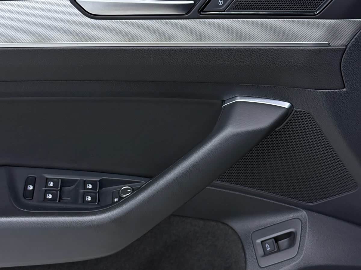 Volkswagen Magotan 1.4 л 2022 г. Чёрный, пробег 42000 км
