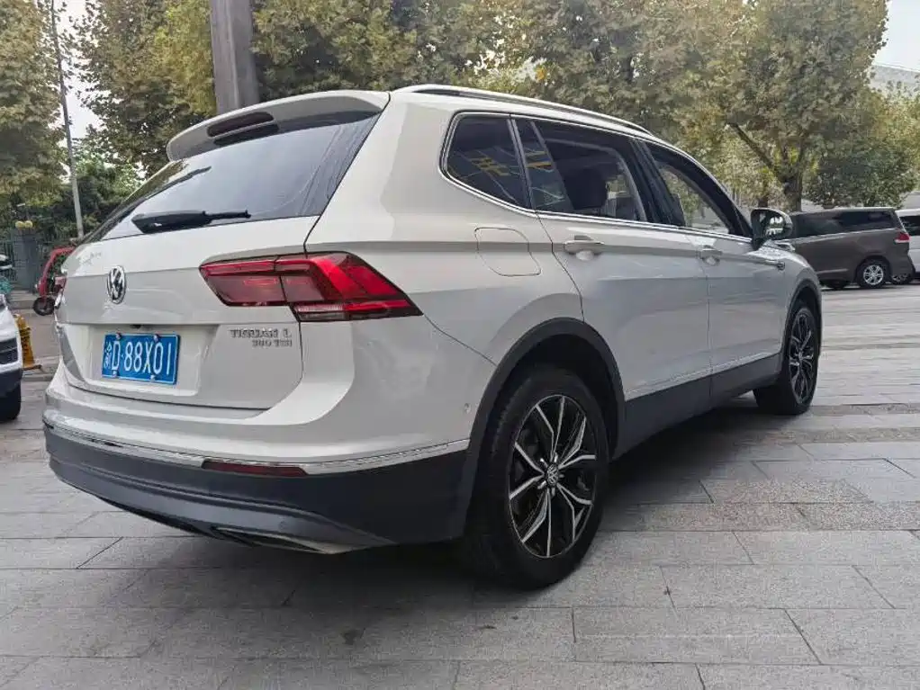 Volkswagen Tiguan L — миниатюра 9