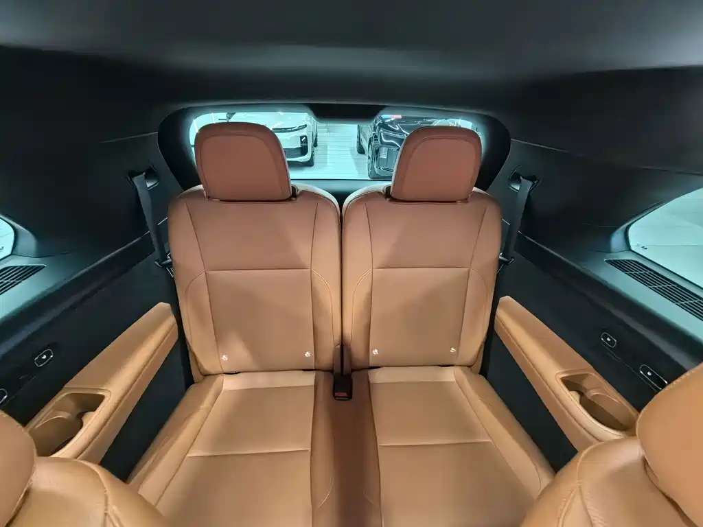 Li Auto Li L8 — миниатюра 10