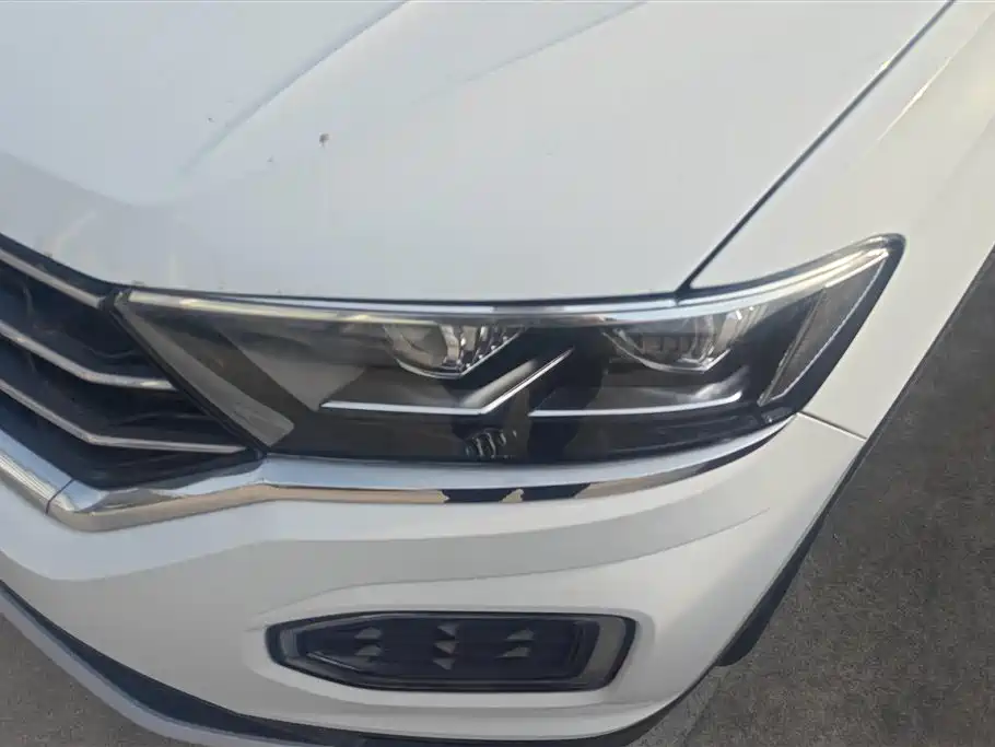 VOLKSWAGEN T ROC EXPLORING SONGS