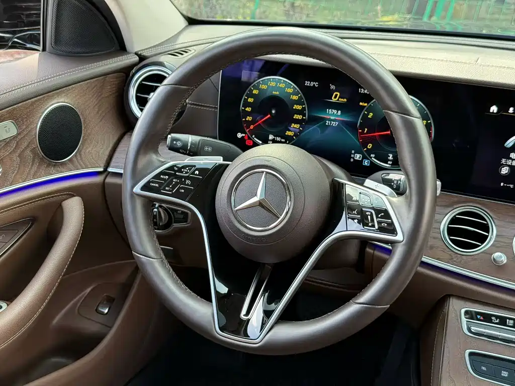 MERCEDES-BENZ E CLASS