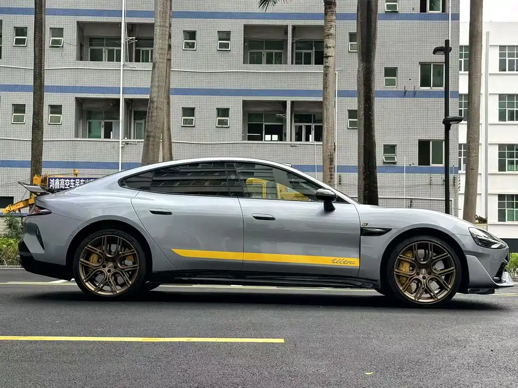 Xiaomi SU7 Ultra 2025 Ultra