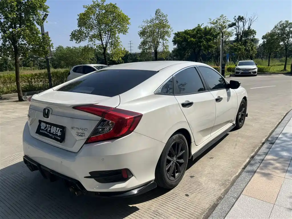 Honda Civic — миниатюра 9
