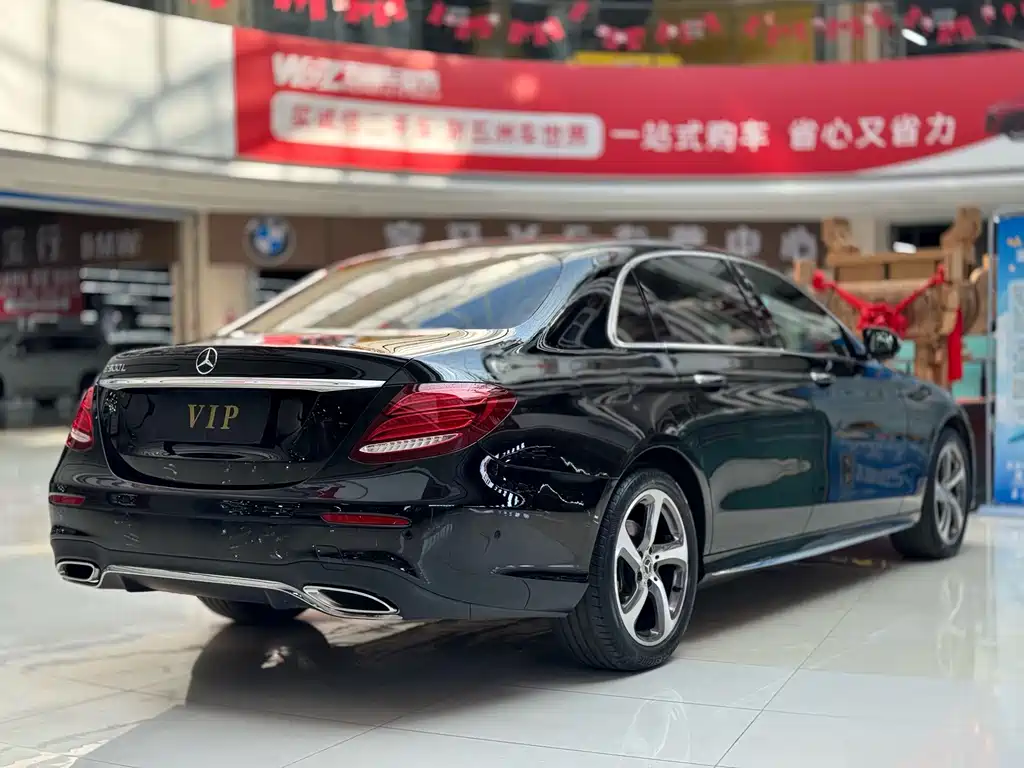 Mercedes-Benz E-Class — миниатюра 9