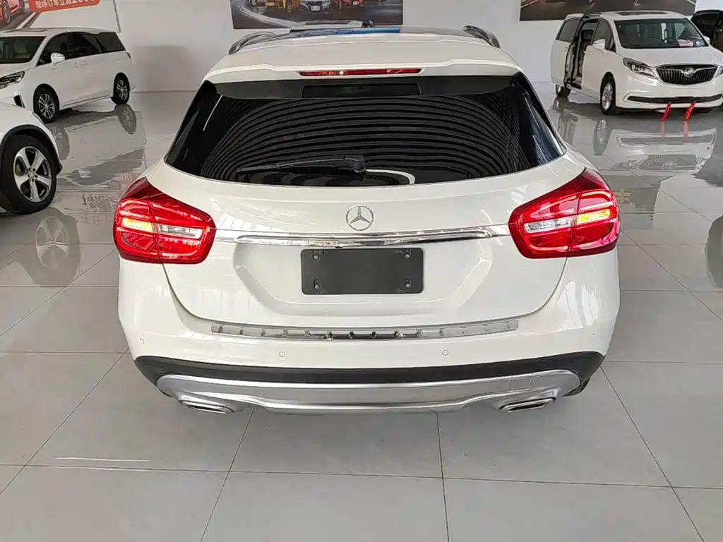 Mercedes-Benz GLA — миниатюра 6
