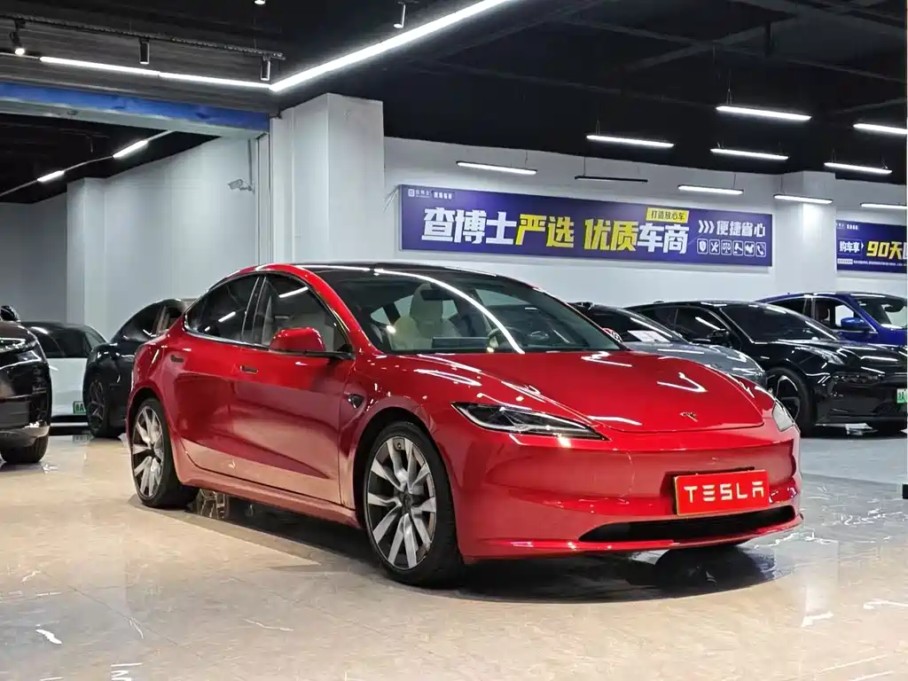 Tesla Model 3 — миниатюра 3